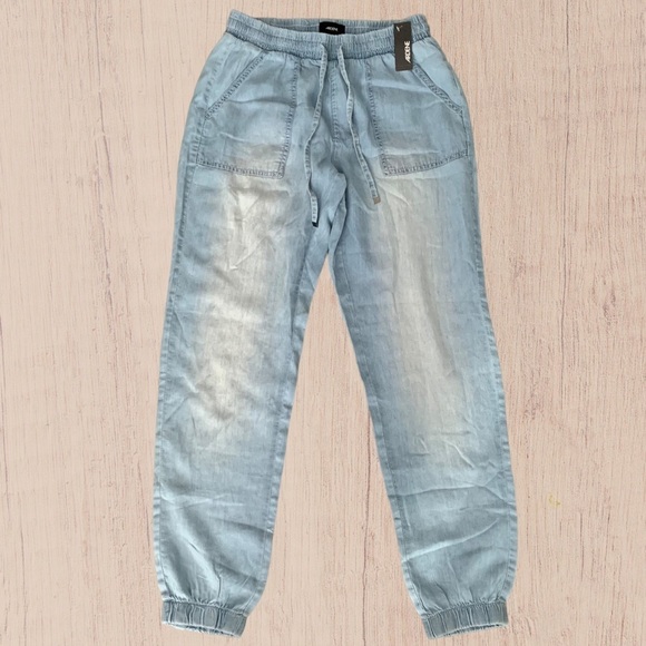 Women's Drawstring Jogger Light Wash Denim Look SMALL - Picture 3 of 9